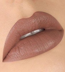 74_302-guby-glam-look