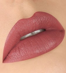 74_305-guby-glam-look
