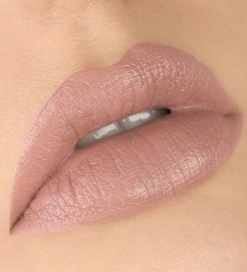 74_319-guby-glam-look
