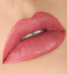 74_322-guby-glam-look
