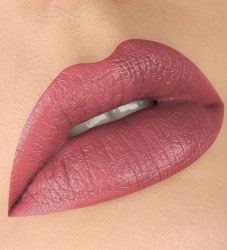 74_333-guby-glam-look